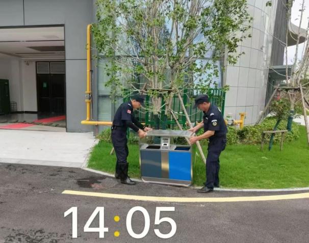C:/Users/BA/Desktop/風(fēng)雨過后南京保安迅速行動，恢復(fù)安“寧”面貌/4.jpg4