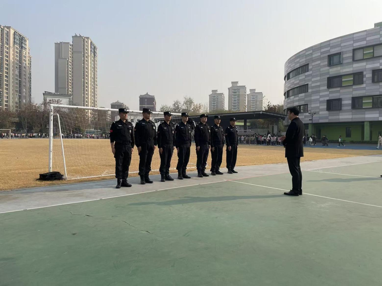 E:/25.12.10后 上傳網(wǎng)站留存/喜報！南京市保安服務(wù)有限公司建鄴分公司榮獲“校園最小應(yīng)急單元技能競賽”一等獎/照片/7f4752ecec0a4eaf4162fae738cff144.jpg7f4752ecec0a4eaf4162fae738cff144