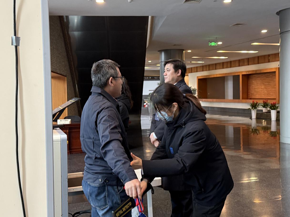 E:/25.12.10后 上傳網(wǎng)站留存/“安保鐵軍、硬核保障”2026系列報(bào)道一——科技引領(lǐng)未來(lái)，安全護(hù)航盛會(huì)/照片/79854b95b5929b8d99e14dd1fe9a271f.jpg79854b95b5929b8d99e14dd1fe9a271f